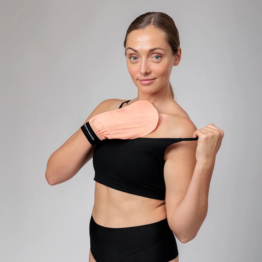 Original Exfoliating Glove on shoulder – model